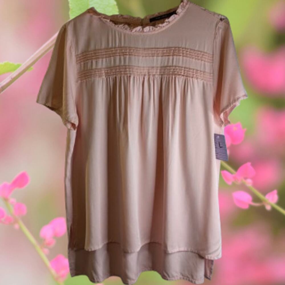 Doe & Ray Large short sleeve pink with embroidery accent on upper back rayon top